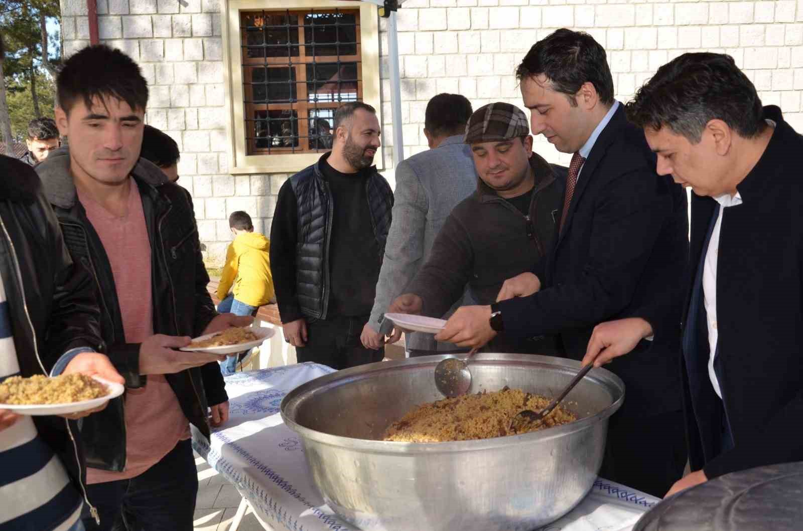 Ertuğrul Gazi Türbesinde Yılların Geleneği Yaşatılıyor