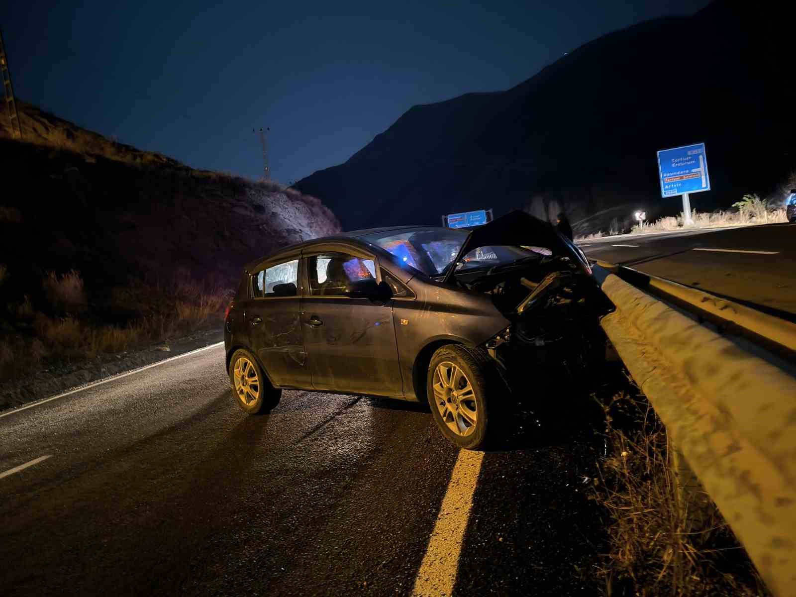 Erzurum-Artvin Karayolunda Trafik Kazası: 5 Yaralı