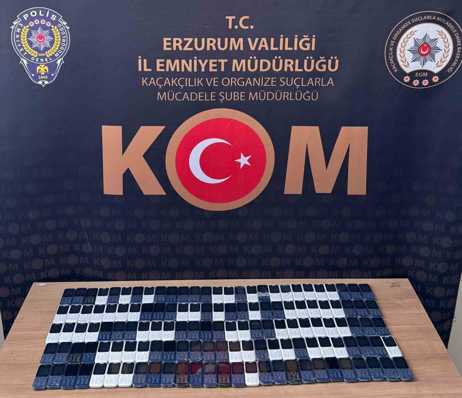 Erzurumda 138 Adet Gümrük Kaçağı Cep Telefonu Ele Geçirildi