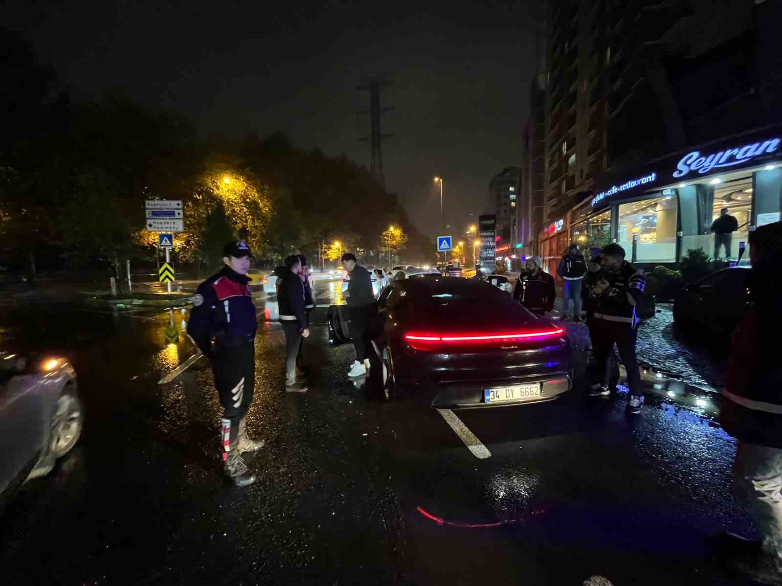 Esenyurtta Polis Ekiplerince Genel Asayiş Uygulaması Yapıldı