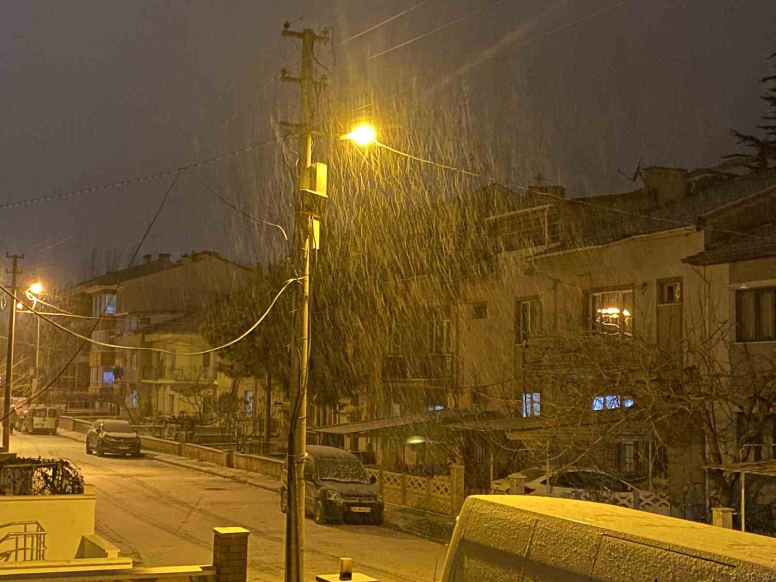 Eskişehirde Kar Yağışı Başladı