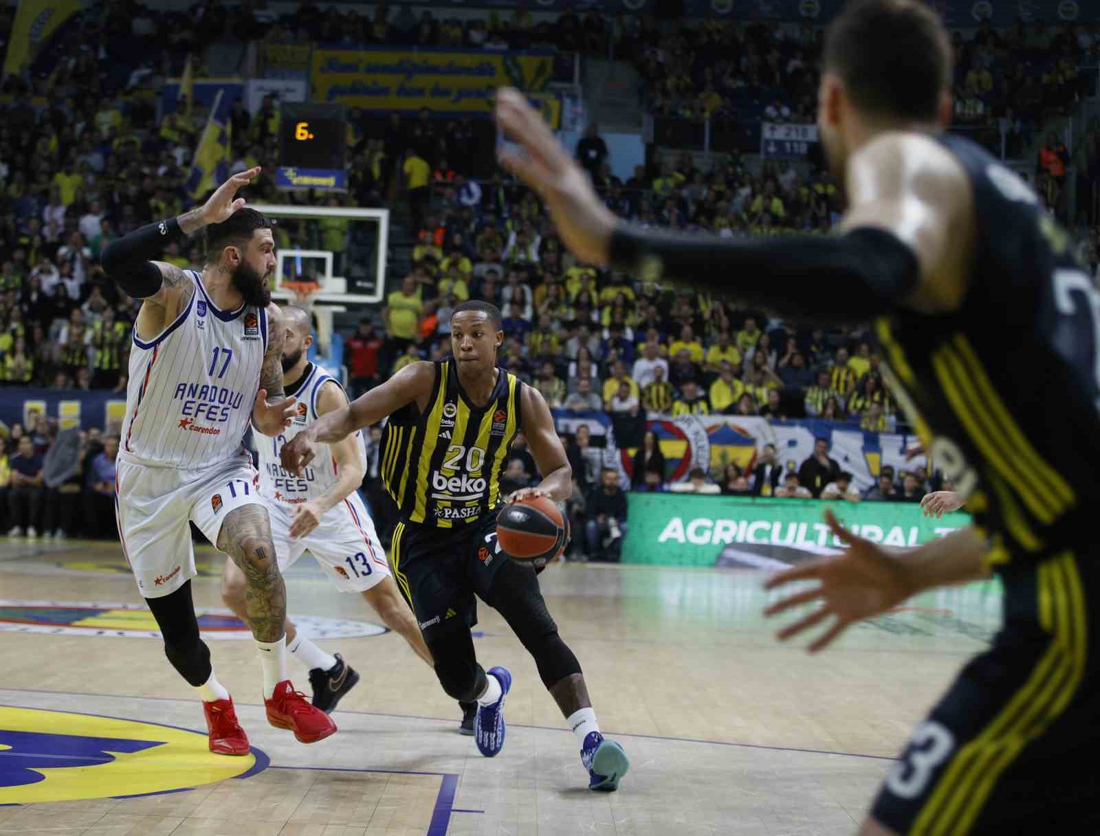 Euroleaguede Türk Derbisini Fenerbahçe Kazandı