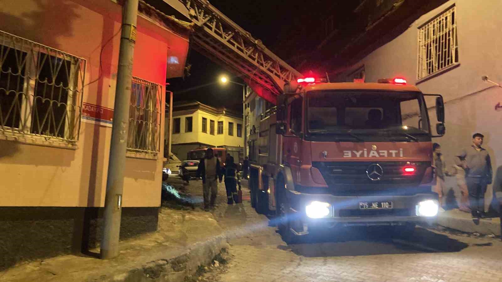 Evde Yanar Vaziyette Bırakılan Soba Yangına Neden Oldu