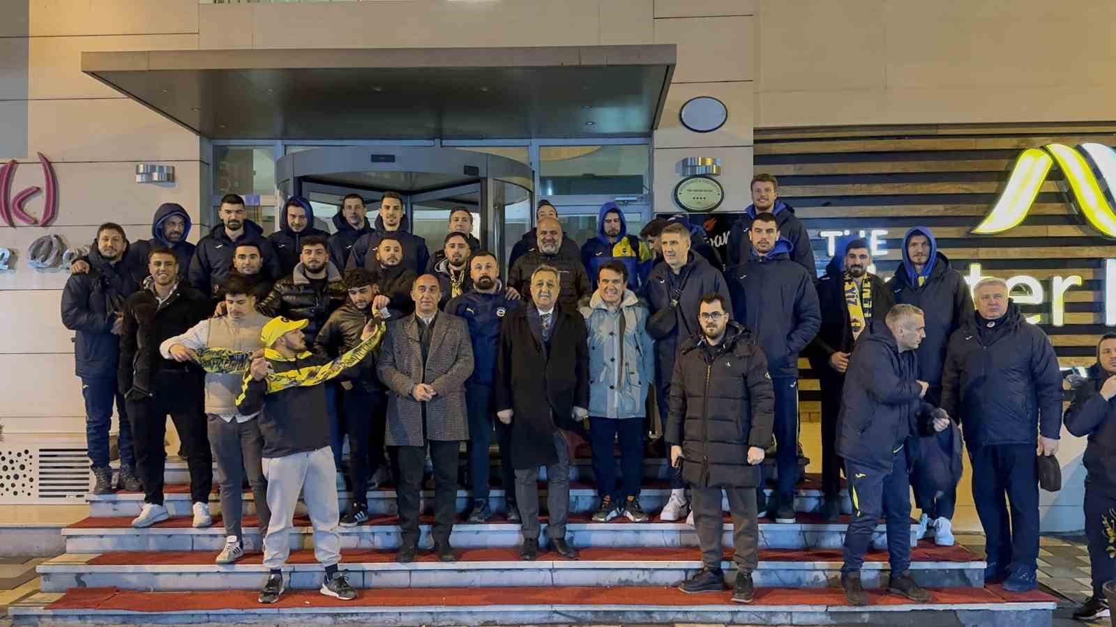 Fenerbahçe Voleybol Takımına Bitliste Coşkulu Karşılama