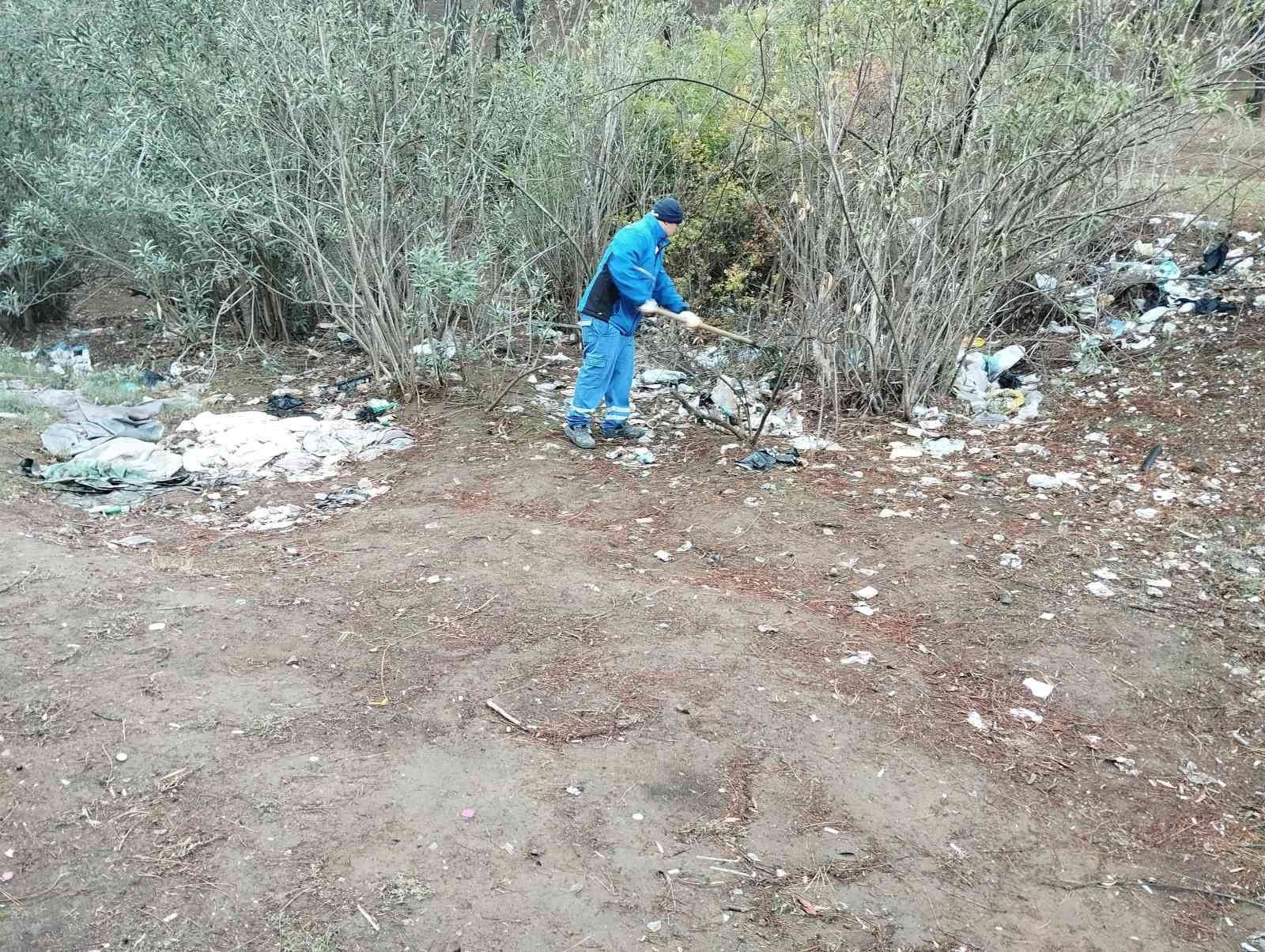 Fethiyedeki Çırpı Mesire Alanı, Belediye Ekiplerince Temizlendi