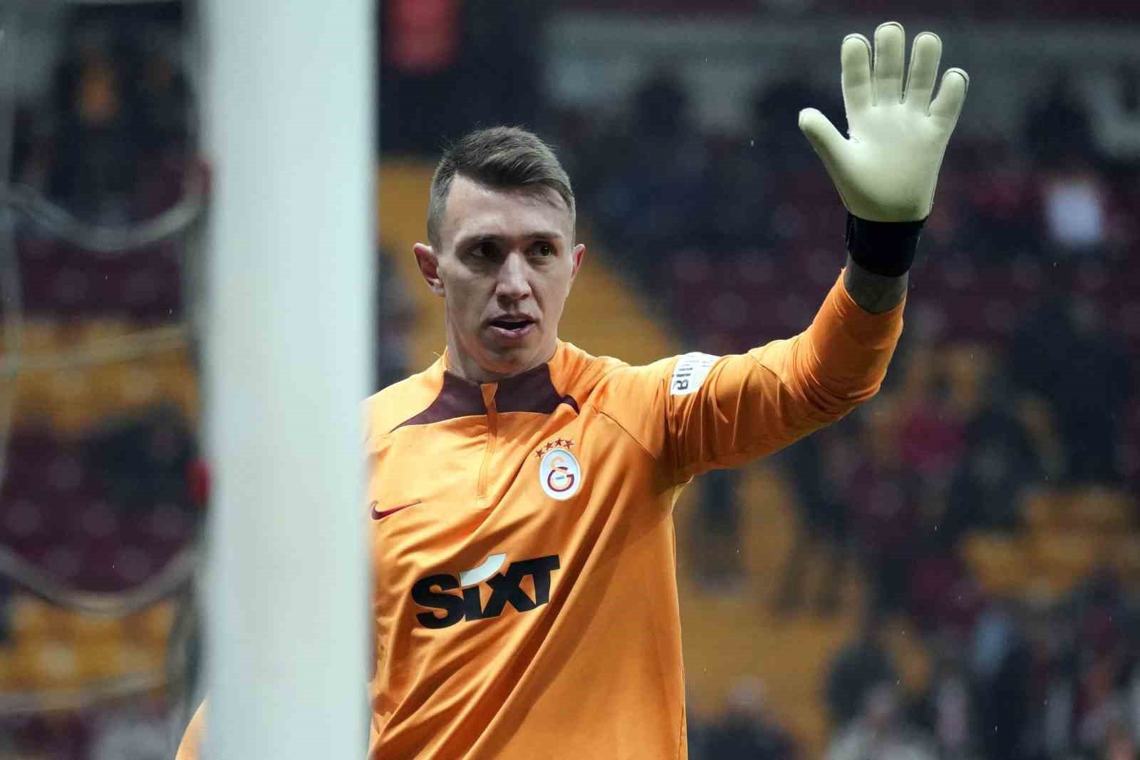 Galatasarayda Derbilerin En Deneyimlisi Fernando Muslera