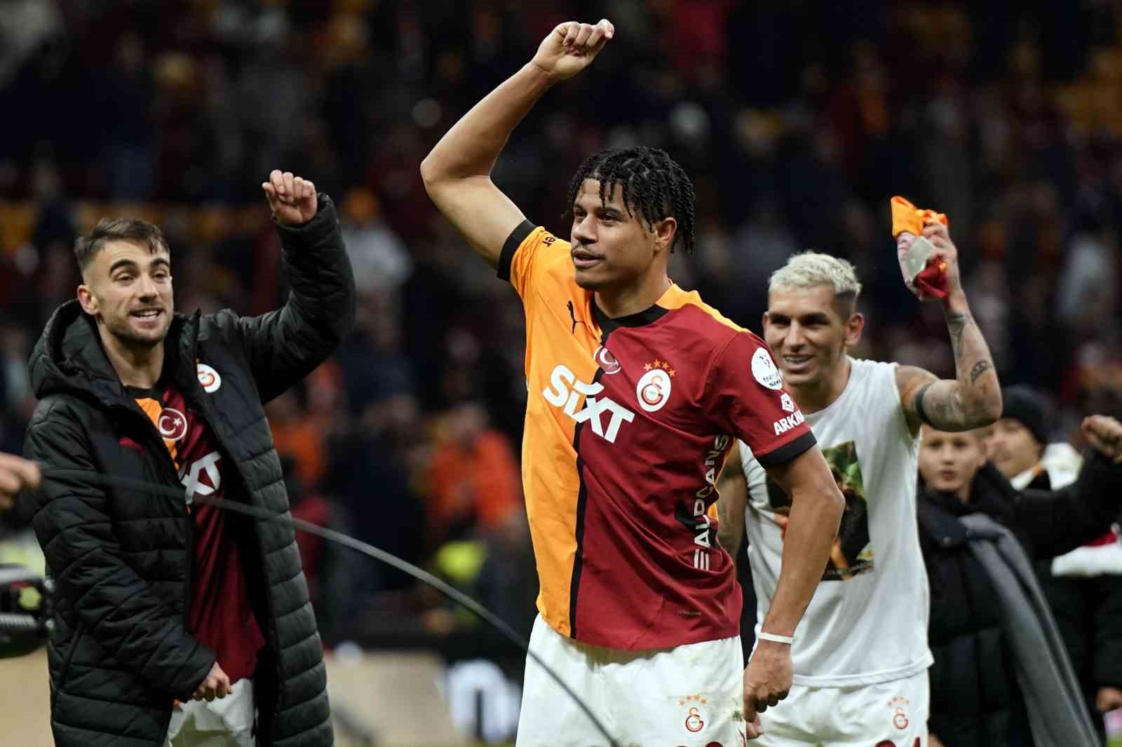 Galatasarayda Maç Sonu 3Lüsü Gabriel Saradan