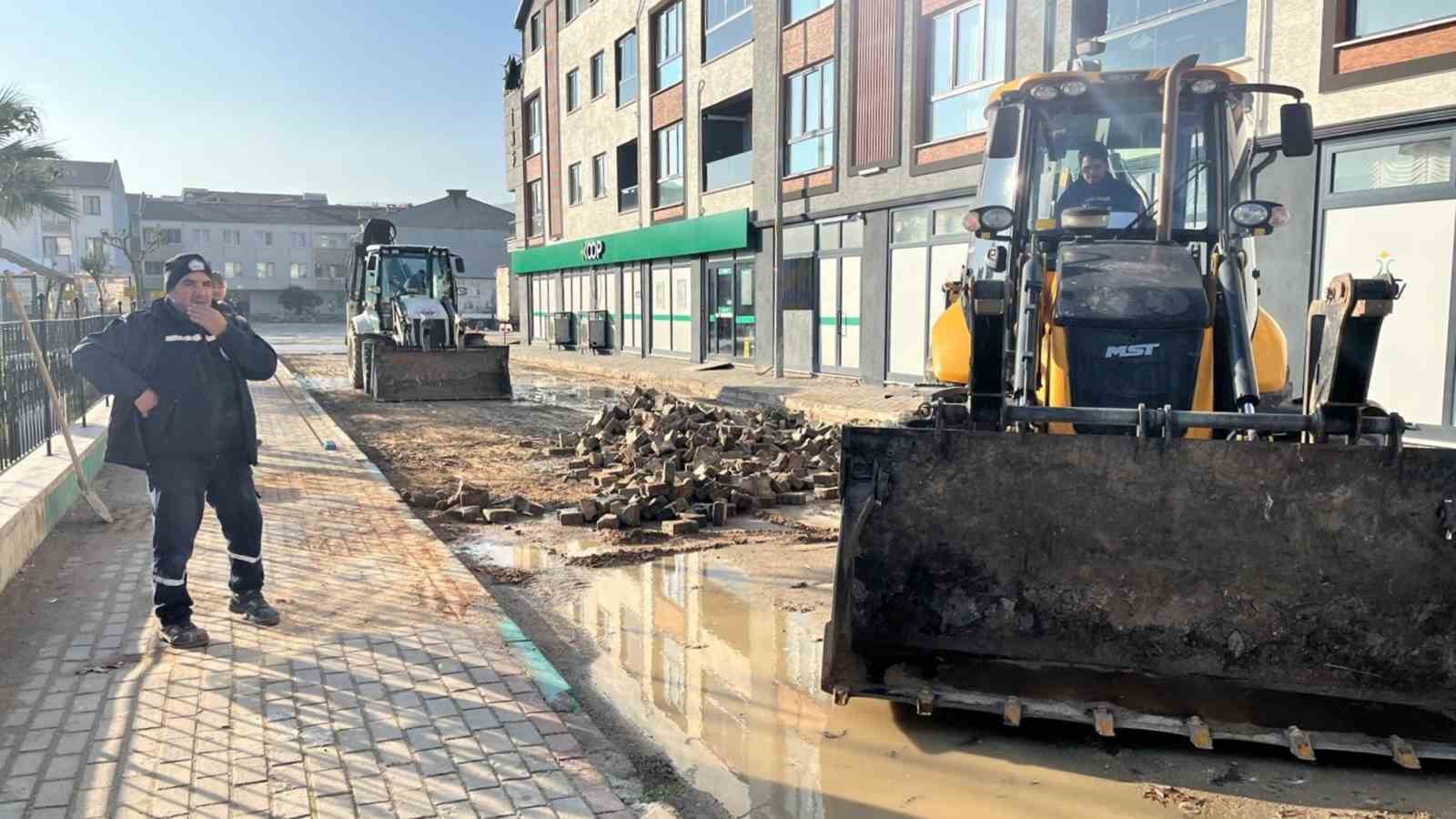 Gemlik Belediyesinden Asfalt Ve Kaldırım Atağı