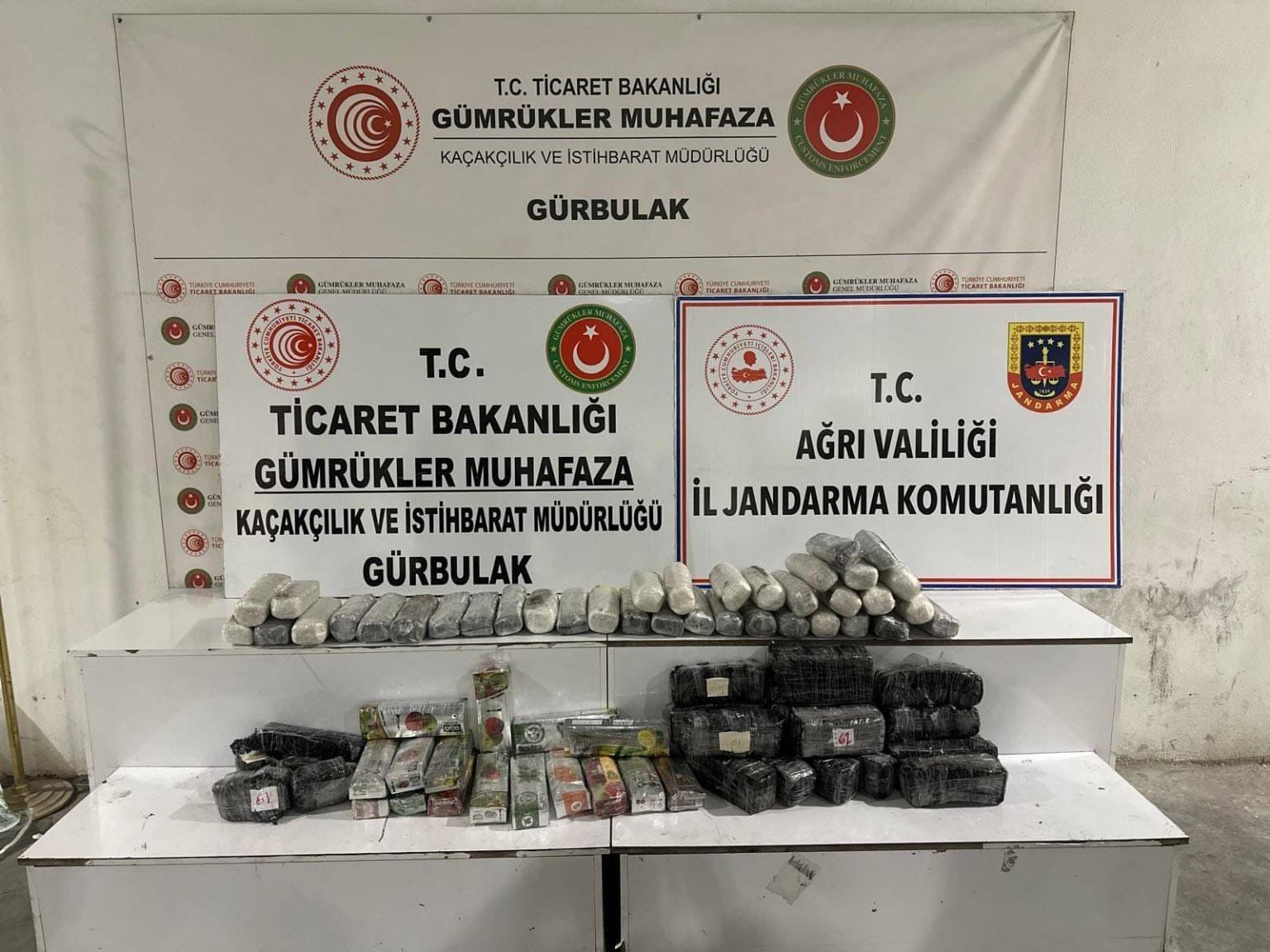 Gürbulak Sınır Kapısında Uyuşturucu Operasyonu: 18 Kilo 730 Gram Esrar Ele Geçirildi