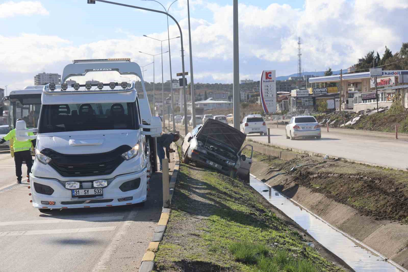 Hatayda Trafik Kazası: 5 Yaralı