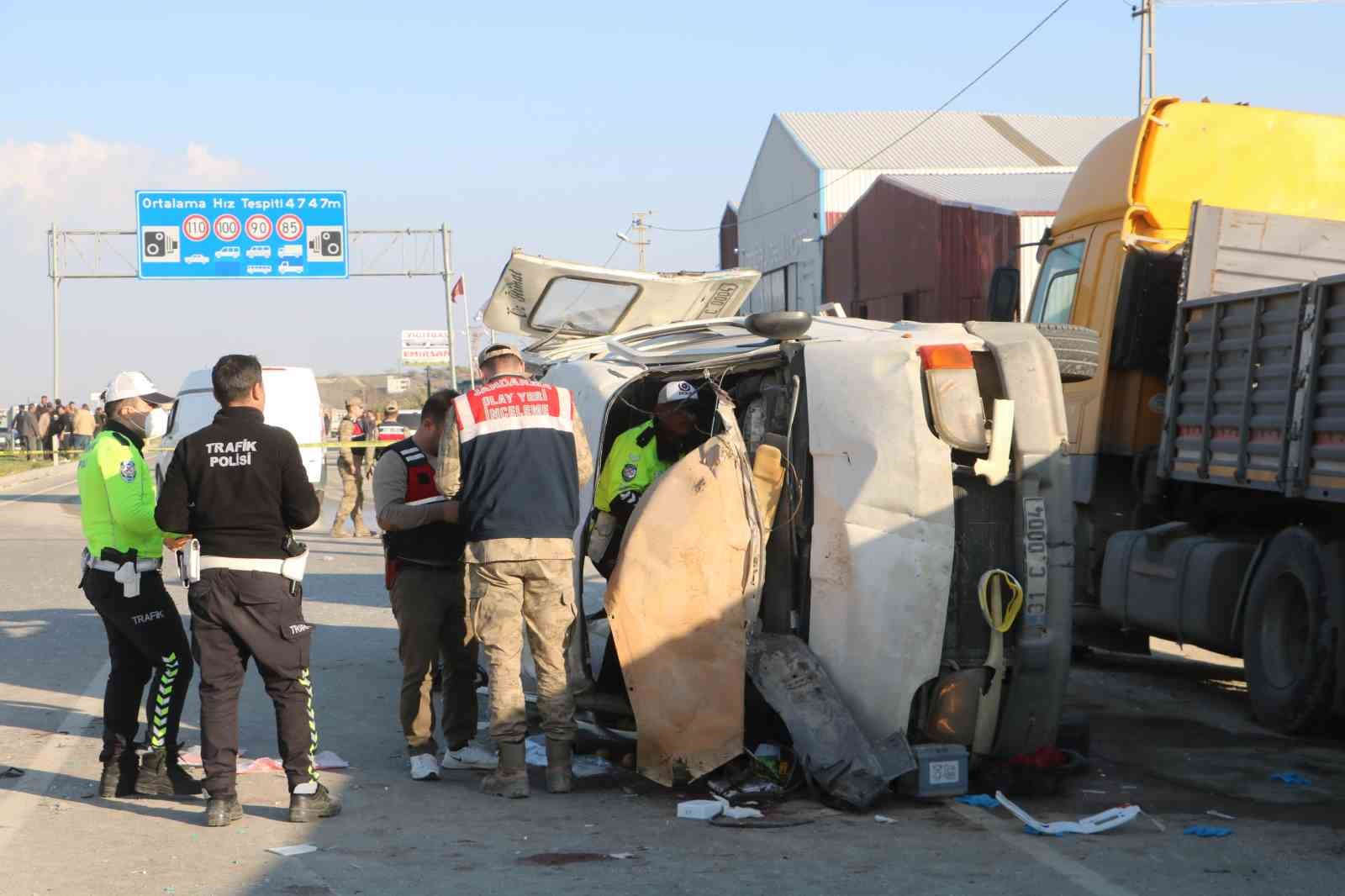 Hataydaki Feci Kazada Ölenlerin Kimlikleri Belli Oldu