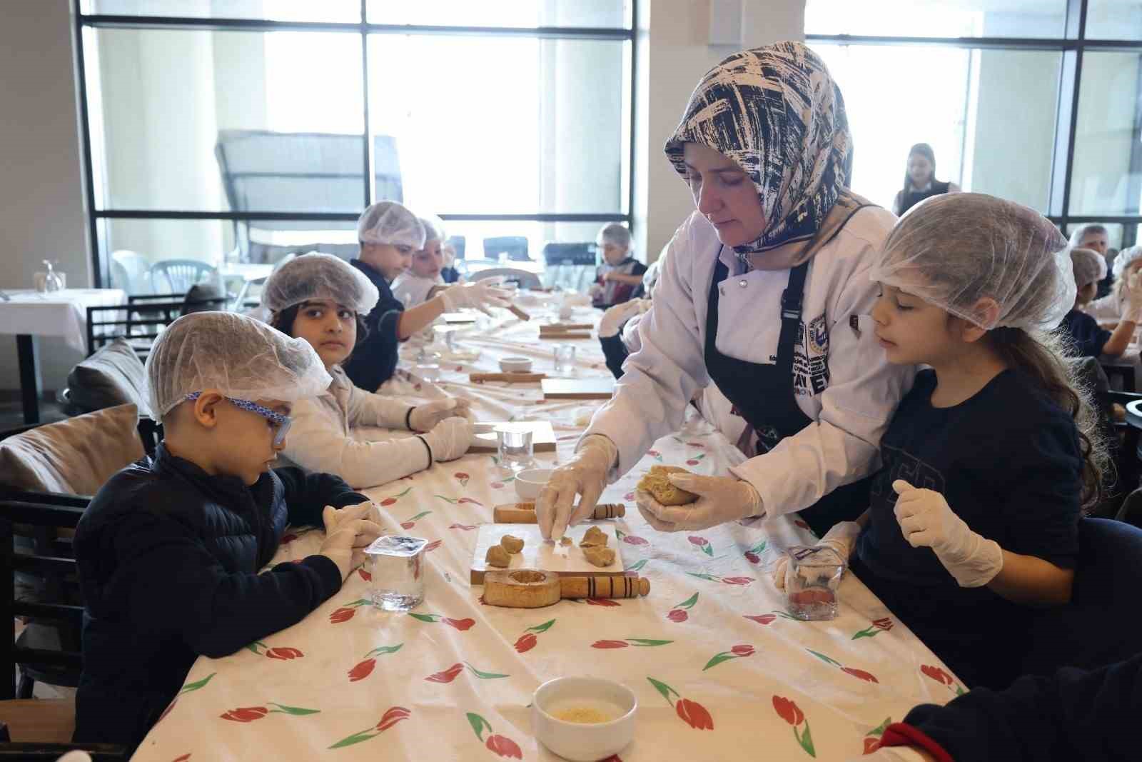 Hatayın Yöresel Lezzeti Kömbe Öğrencilerin Elinde Hayat Buldu