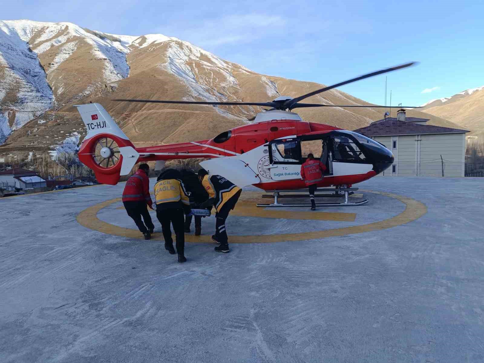 Helikopter Ambulans 60 Yaşındaki Hasta İçin Havalandı