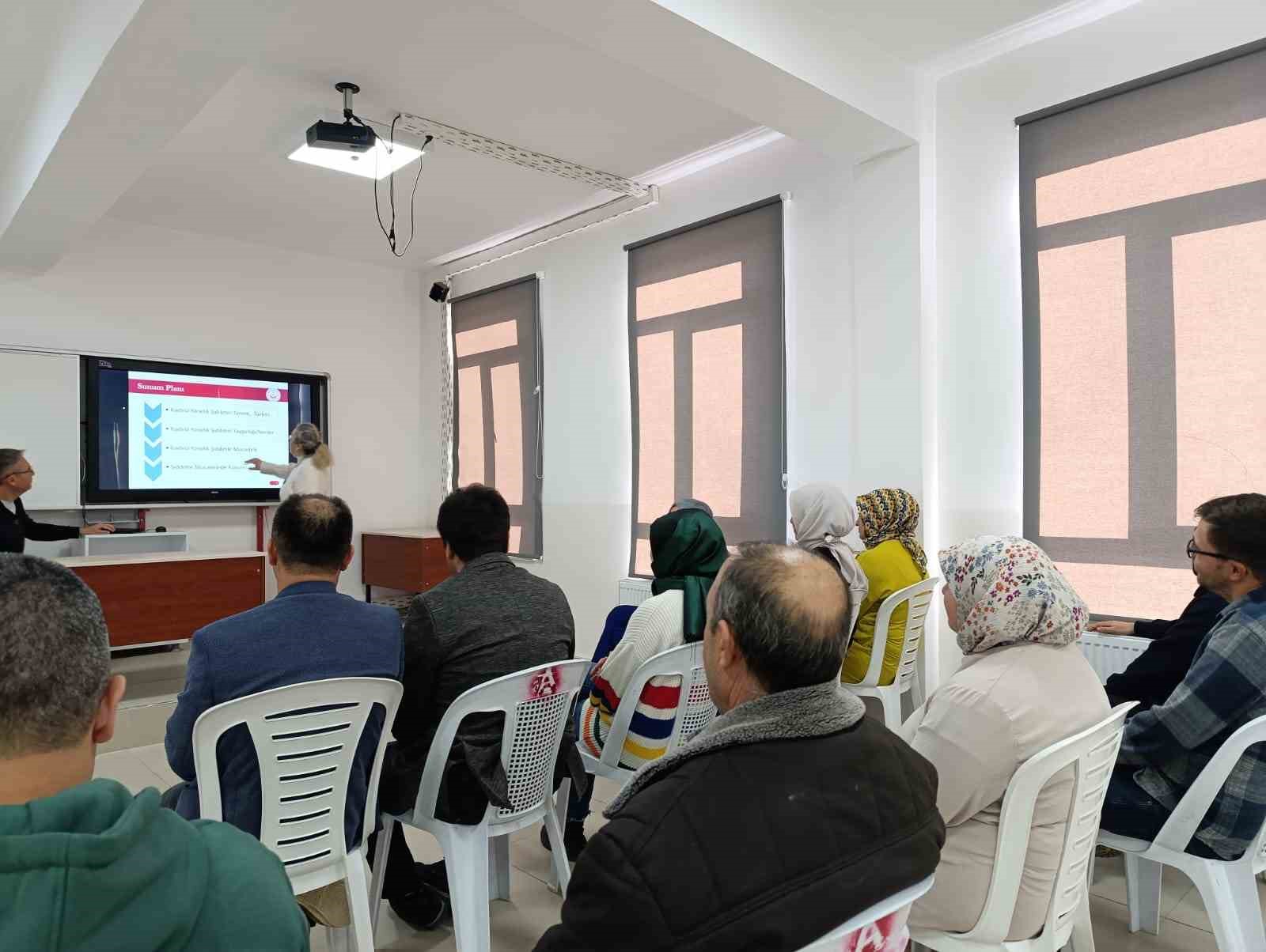 Hisarcıkta “Kadına Yönelik Şiddetle Mücadele” Konulu Seminer