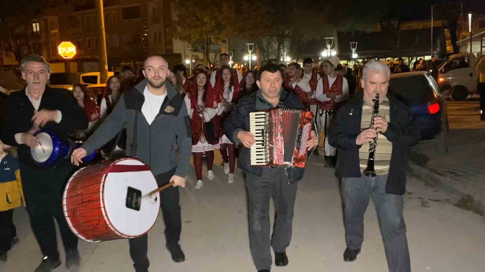 İlçe Halkını Rumeli Ezgileriyle Sahura Uyandırdılar