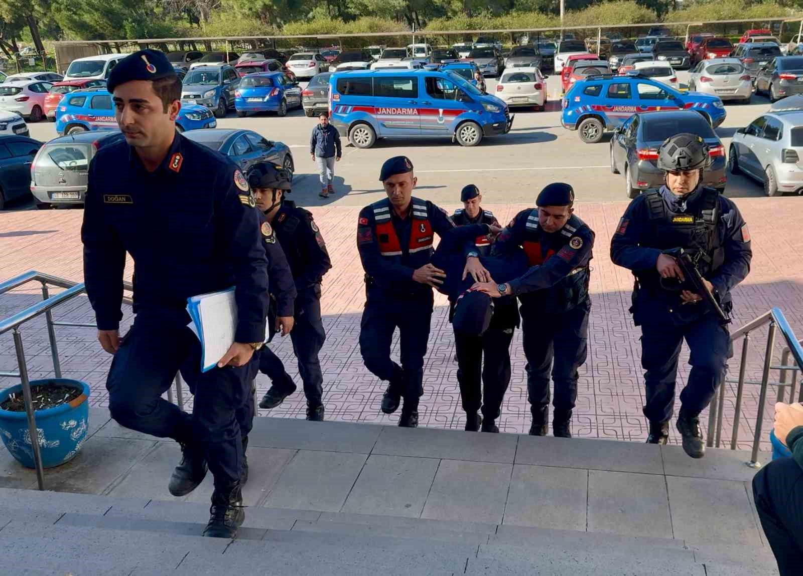 İsveçte 10 Kişiyi Öldüren Bombalı Eylemci Bodrumda Kıskıvrak Yakalandı