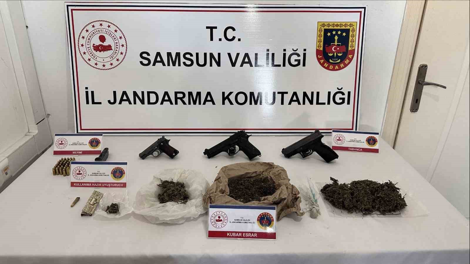 Jandarma Ekiplerinden Uyuşturucu Ve Silah Operasyonu