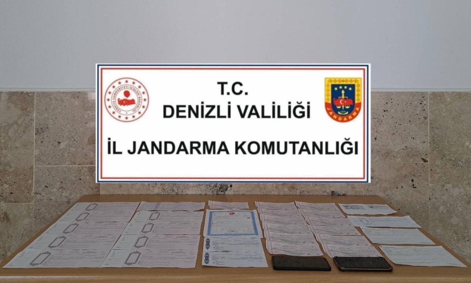 Jandarmanın Tefecilik Operasyonunda 2 Şüpheli Yakalandı