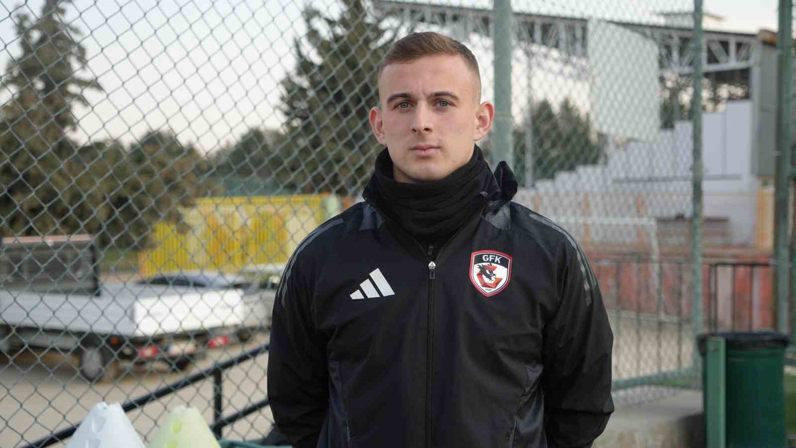 Kacper Kozlowski: Galatasaraya Karşı 3 Puan Almak İçin Sahaya Çıkacağız