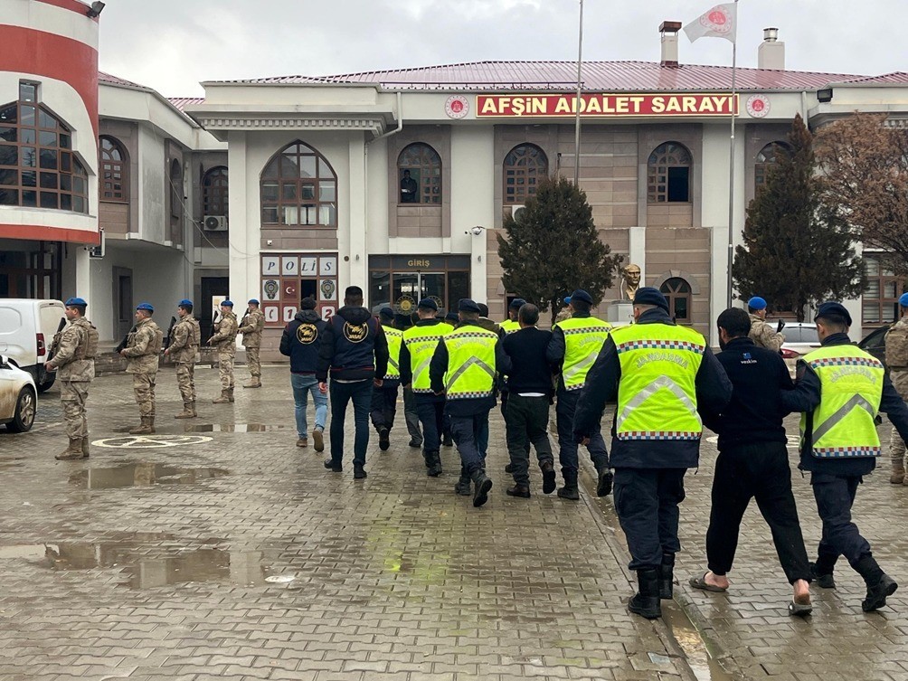 Kahramanmaraşta Aranan Şahıslara Operasyon: 4 Kişi Tutuklandı