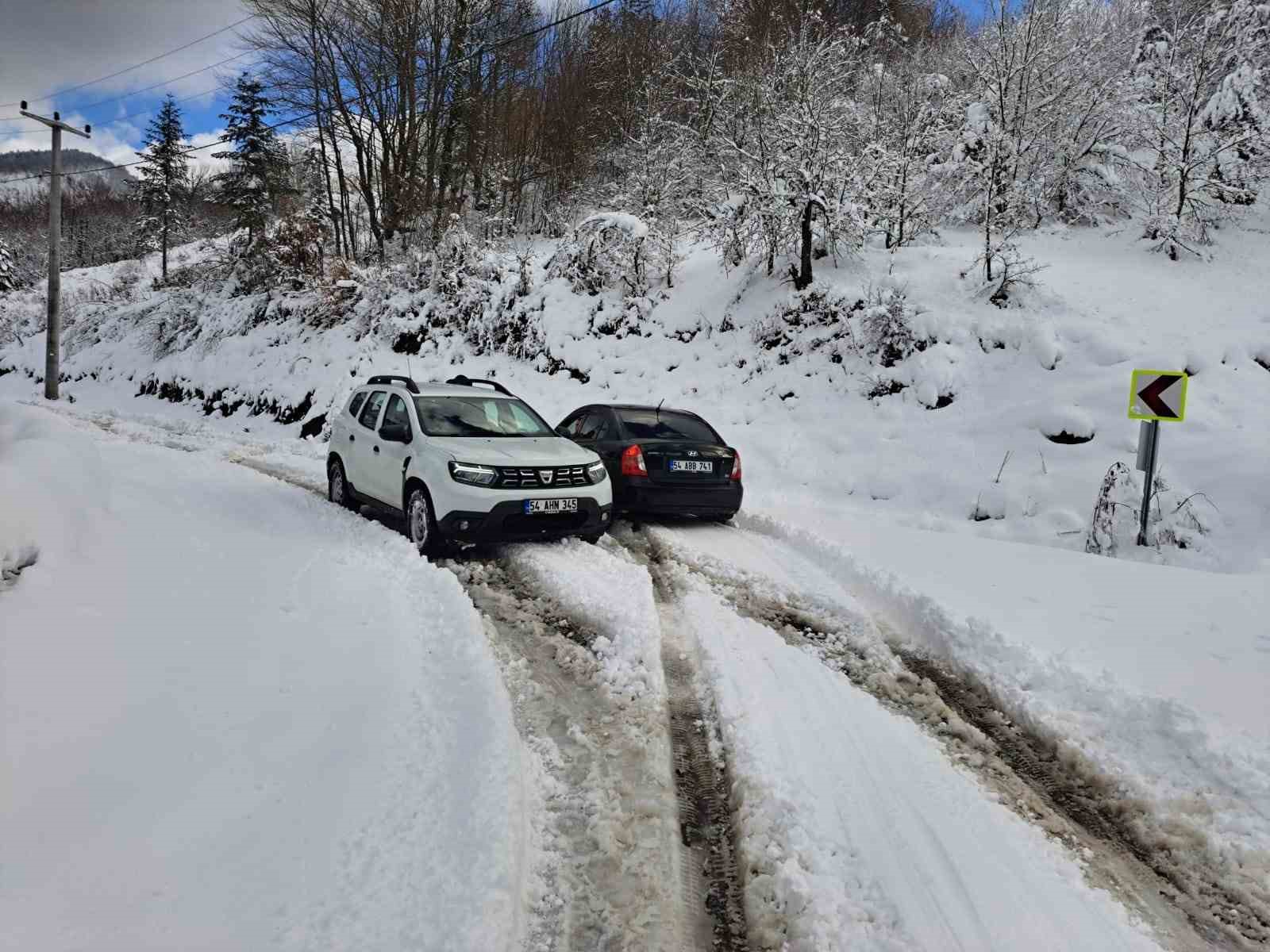 Kar Sebebiyle Kapanan Grup Yollarının Tamamı Açıldı