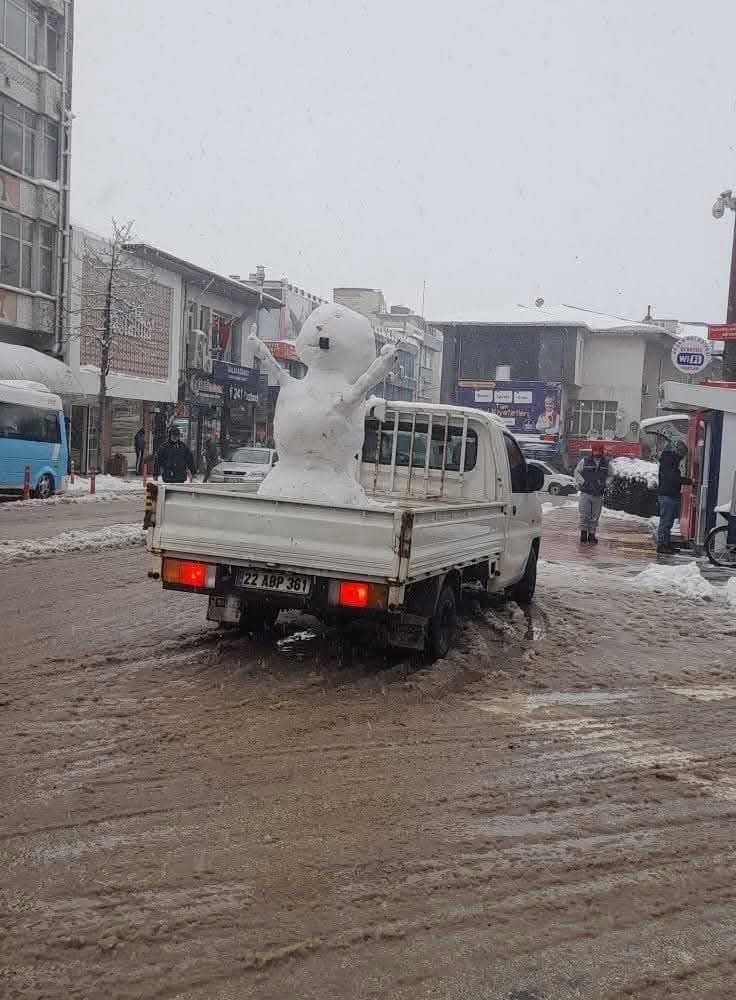 Kardan Adama Kamyonet İle Şehir Turu Attırdılar