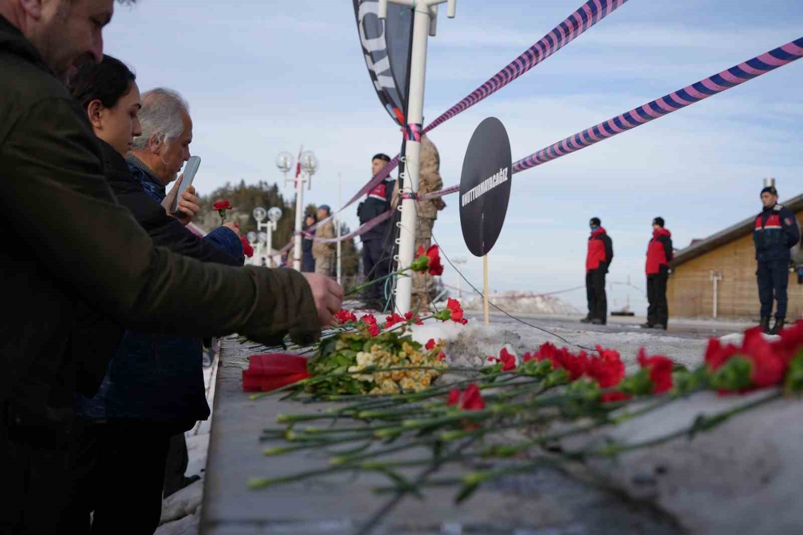 Kartalkayada Yangında Hayatını Kaybedenler Anıldı