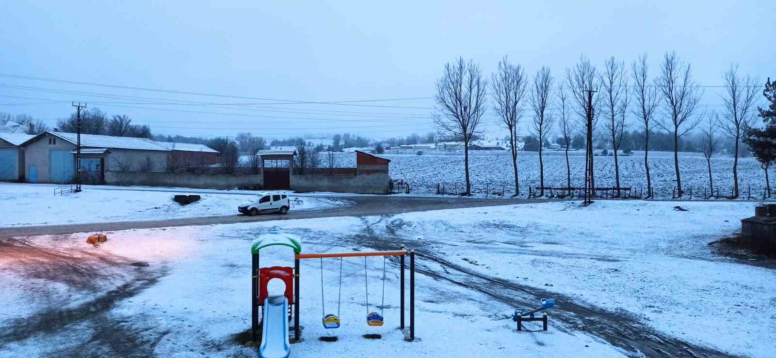 Kastamonunun Yüksek Kesimlerinde Kar Yağışı Başladı