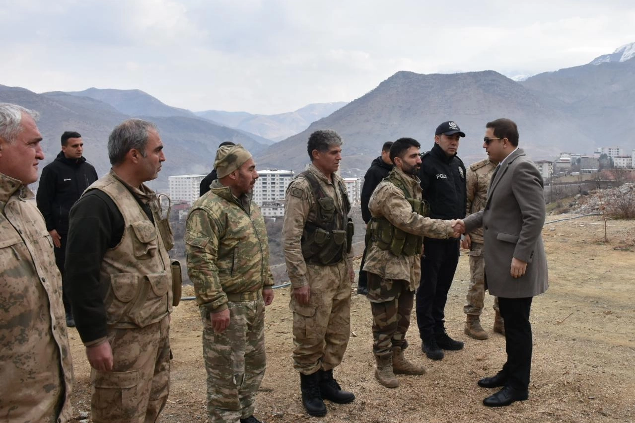 Kaymakam Başar'dan üs güvenlik bölgelerine ziyaret