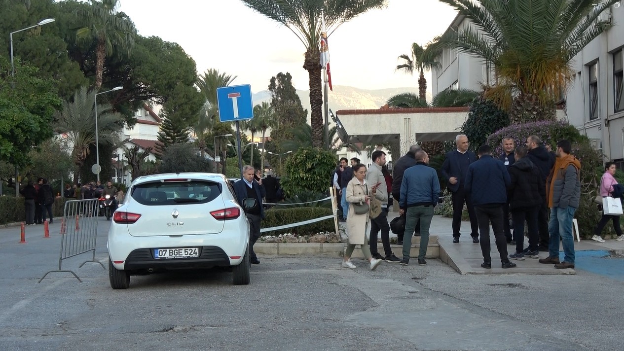 Kaymakam Ürkmezer: Depremin Yoğun Hissedilmesinin Sebebi Alanya Kalesi Açıklarında, Kent Merkezine Yakın Bir Yerde Olması