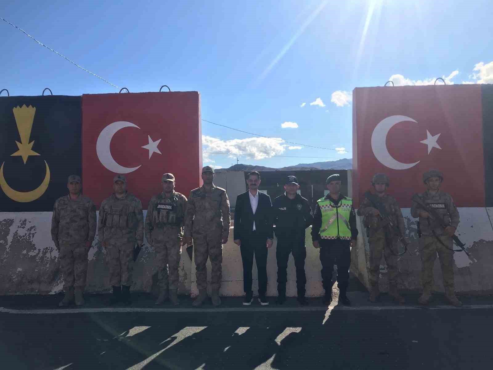 Kaymakam Yılmazdan Jandarma Kontrol Noktasına Ziyaret