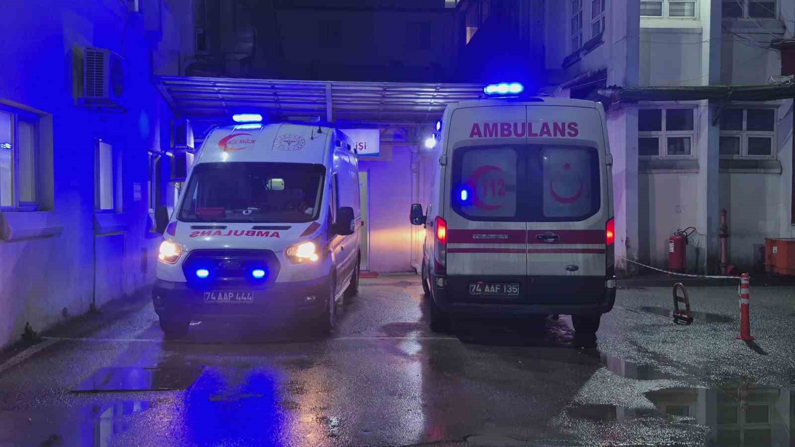 Kına Gecesindeki Yemekten Zehirlenen 11 Kişi Hastaneye Kaldırıldı