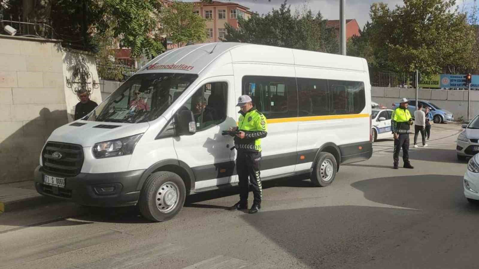 Kırıkkalede Polis Ekipleri Okul Çevrelerinde Denetimlerini Sürdürüyor