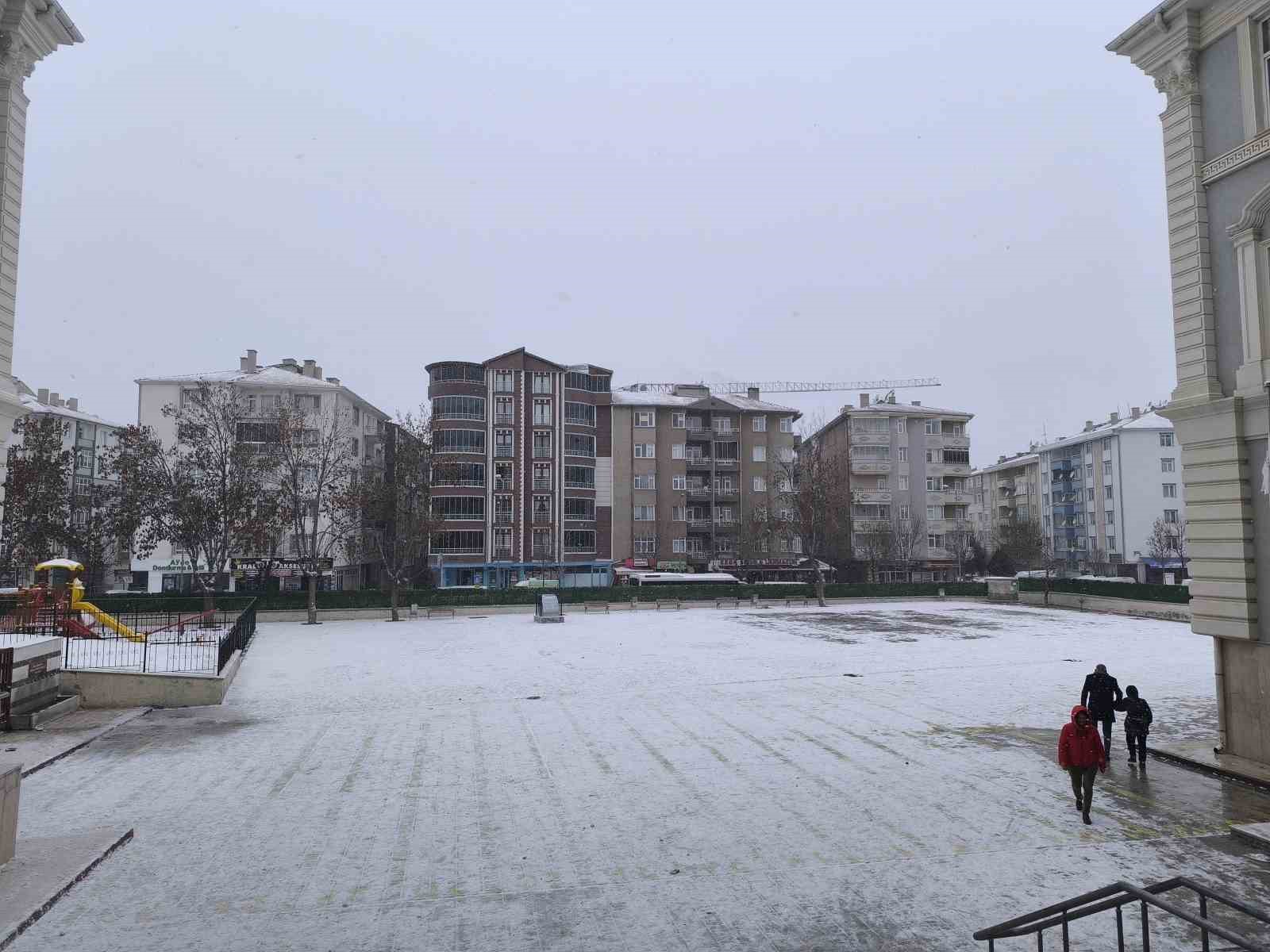 Kırşehirde Eğitime Kar Engeli