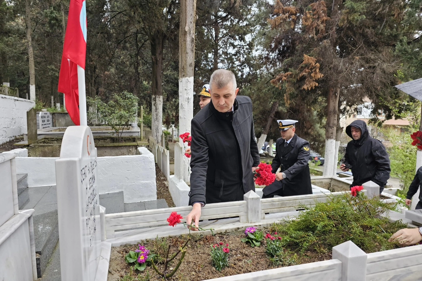 Kocaeli Gölcük'te şehitler törenlerle anıldı