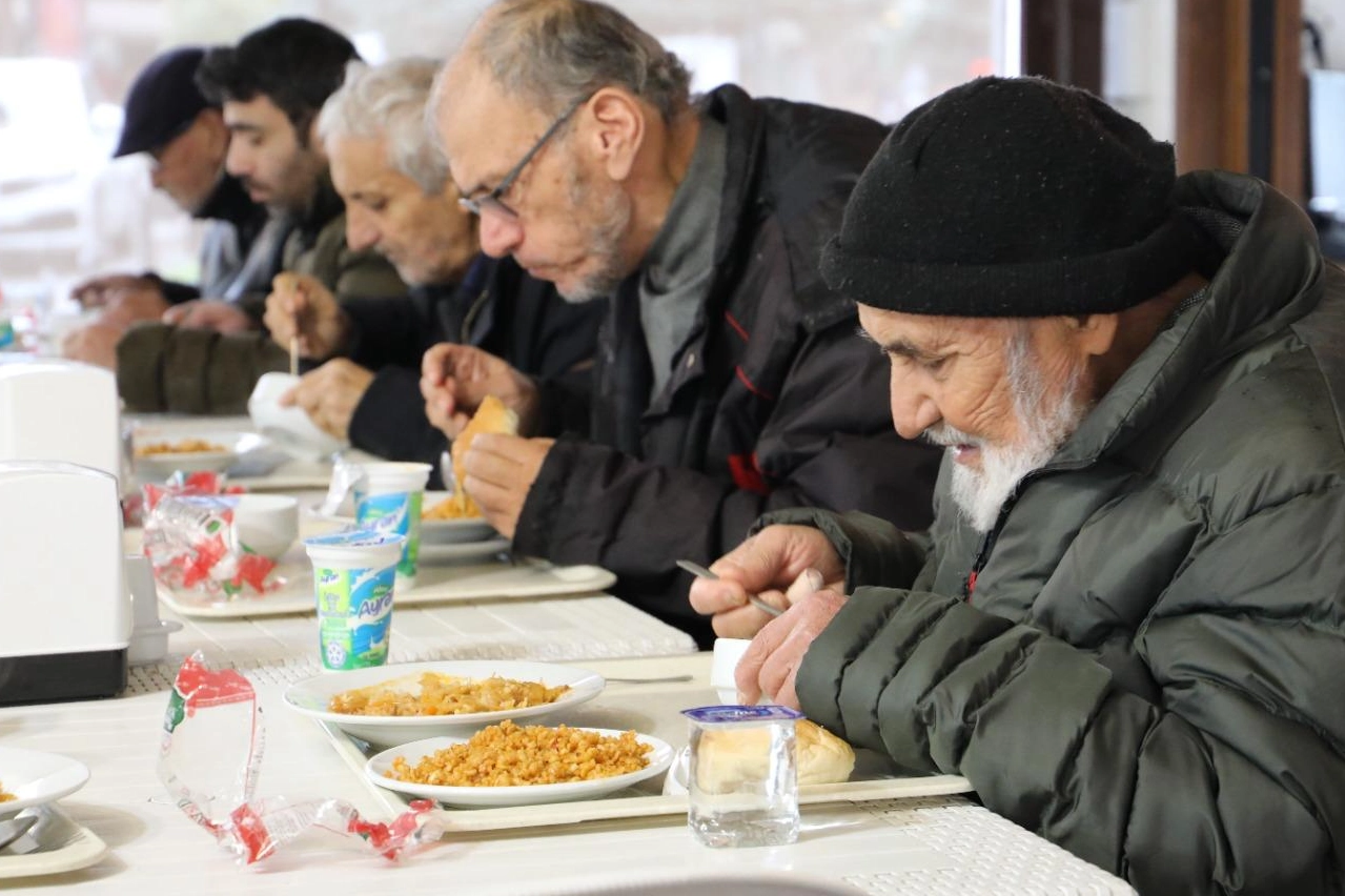 Kocaeli İzmit'te Kent Lokantaları yoğun ilgi görüyor