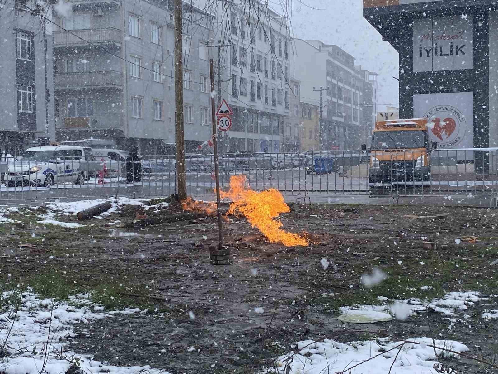 Kocaelideki Metan Gazı Yangını 5. Gününde, Ekipler Bölgede Nöbet Tutuyor