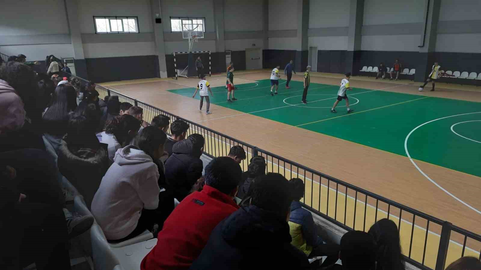 Koçarlı Spor Salonu Resmen Hizmete Açıldı