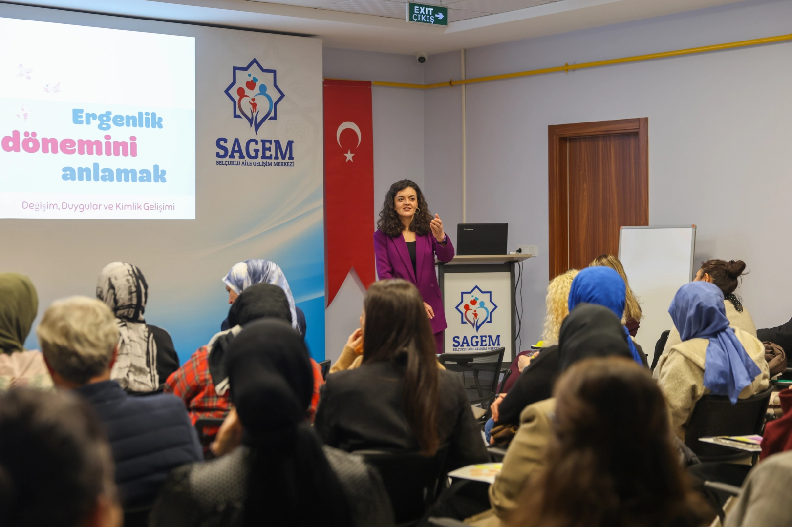 Konya Selçuklu'da SAGEM'den 'ergenlik' semineri