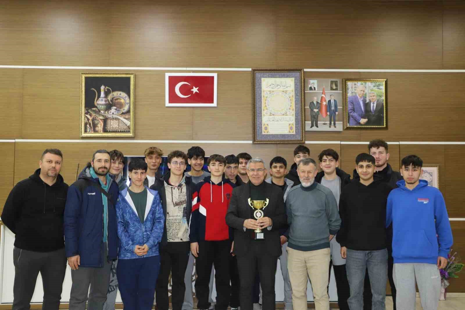 Köşkün Hentbol Takımı Yıldız Erkekler Kategorisinde İl Birincisi Oldu