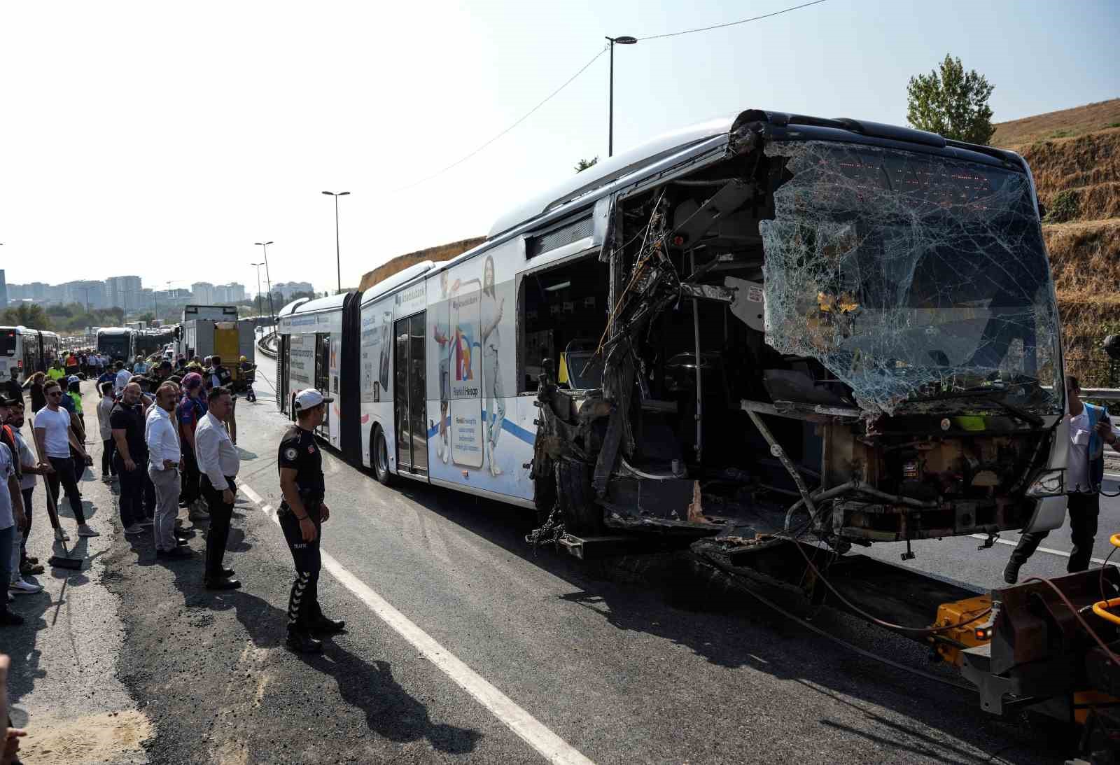 Küçükçekmecede Yaşanan Ölümlü Metrobüs Kazasına İlişkin Davanın İlk Duruşması Görüldü