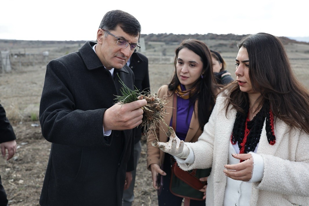 Kütahya Belediye Başkanı Eyüp Kahveciden Genç Kadın Girişimciye Destek