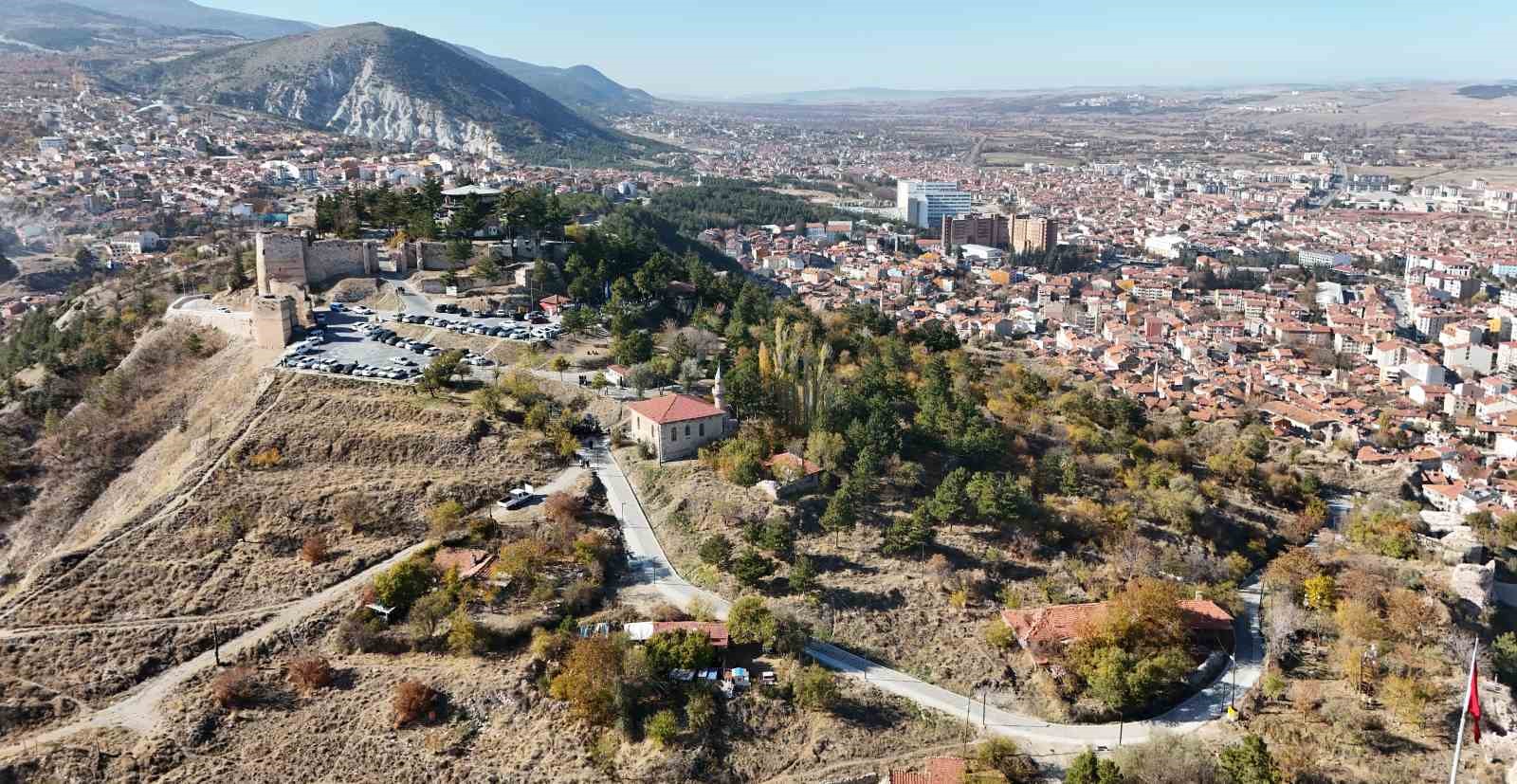 Kütahyada Tarihi Ve Doğayı Buluşturan Hisar Yürüyüş Yolunun İkinci Etabı Açıldı