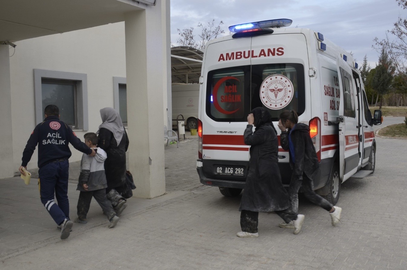 Lastiği Patlayan Minibüs Şarampole Girdi: 4 Yaralı