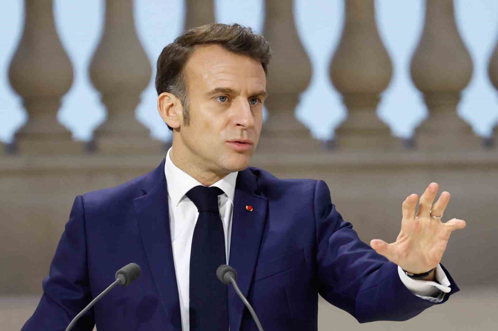 Macrondan Trumpa: Putine Karşı Zayıf Olamazsın