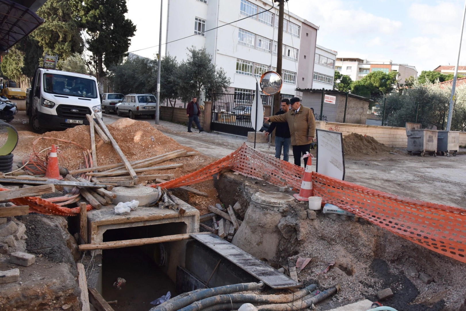 Manisa Akhisar'da yağmur suyu sorununa neşter