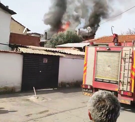 Manisada 3 Yaşındaki Çocuk Yangında Hayatını Kaybetti