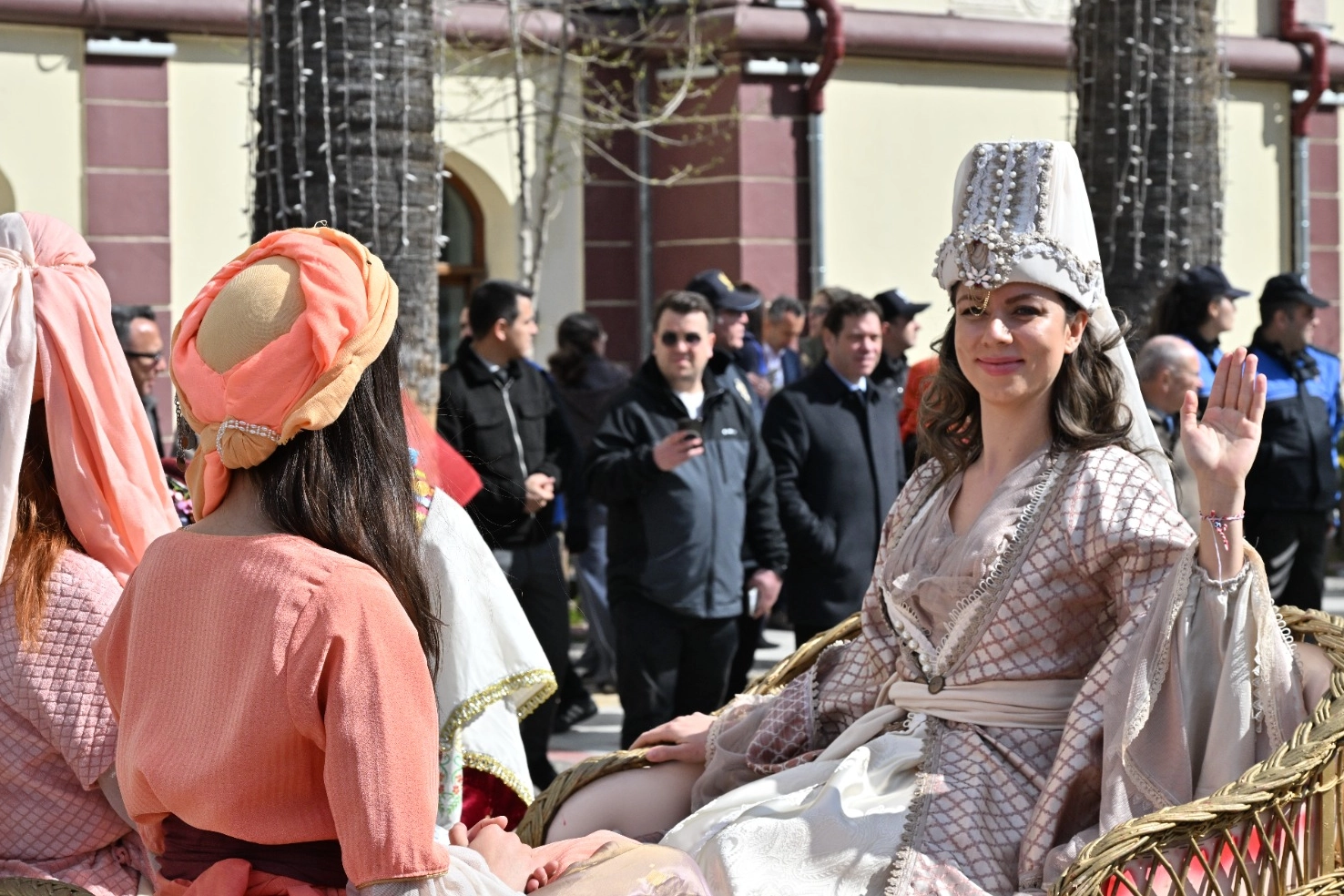 Manisa'da uluslararası festivali 'mesir karma' ile başladı