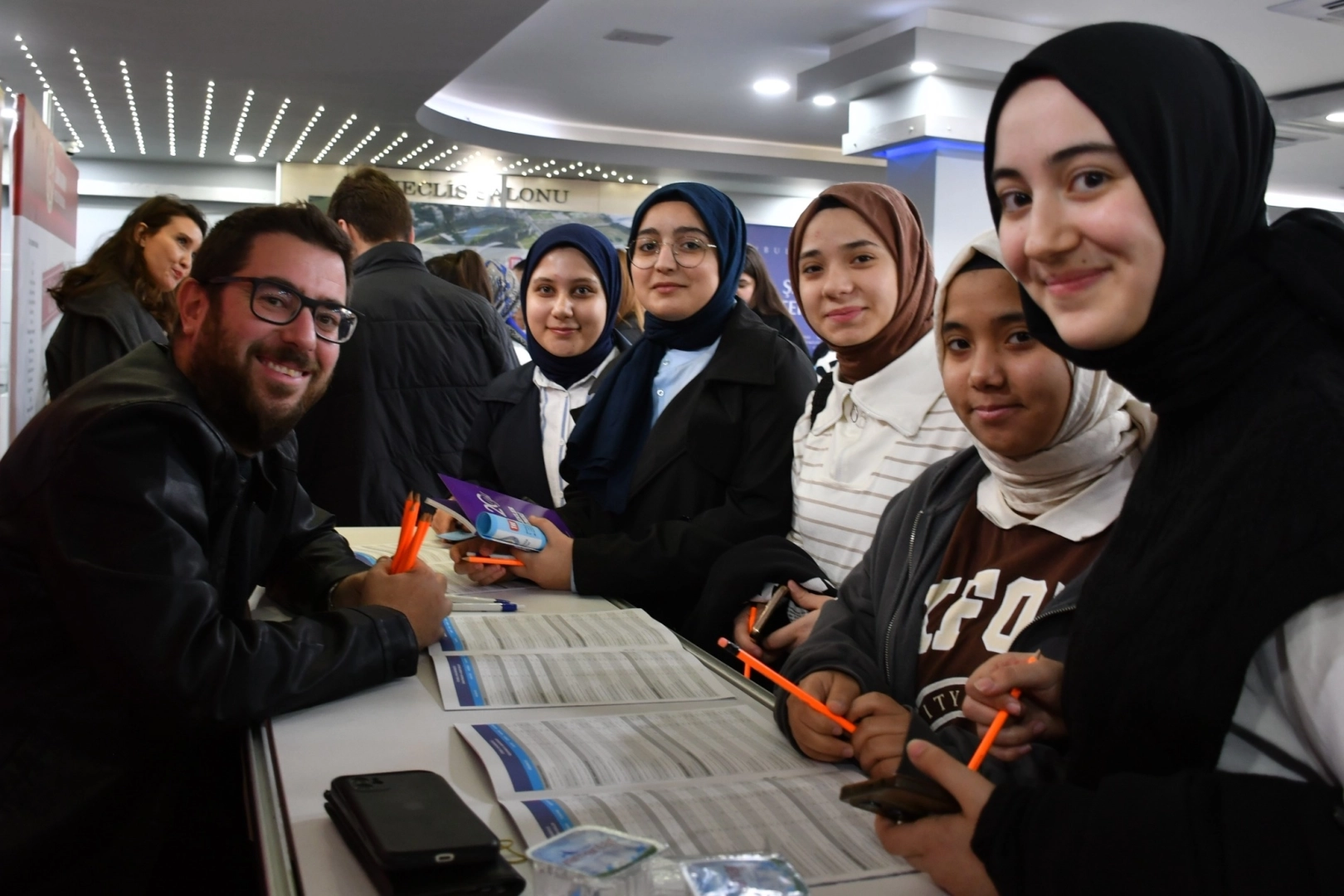 Manisa'da üniversite tanıtım gününe büyük ilgi