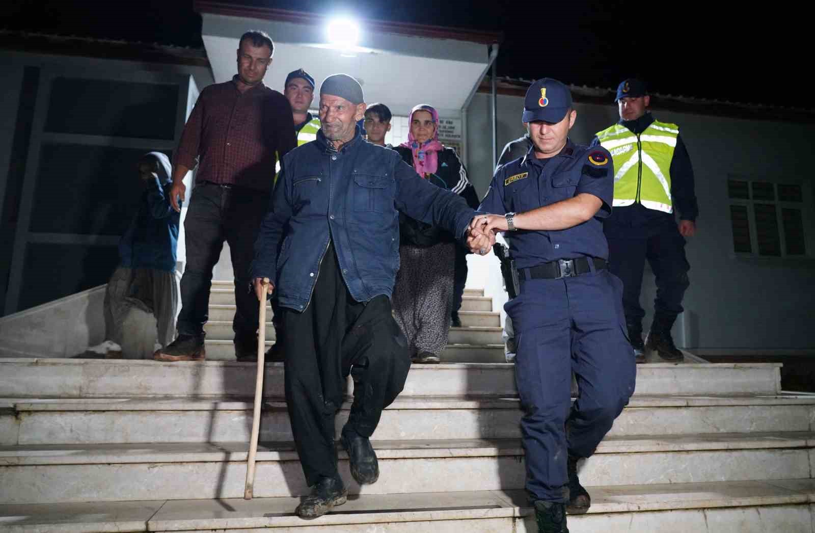 Mantar Toplarken Kaybolan Yaşlı Adam 10 Saat Sonra Bulundu